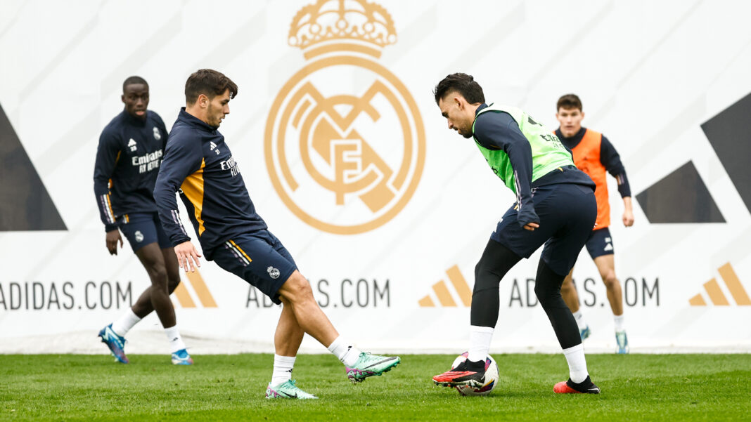 Jogadores do Real Madrid a treinar