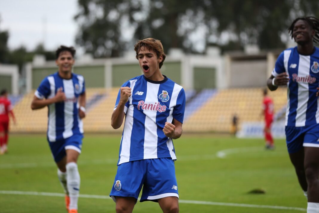 Rodrigo Mora a celebrar golo pelo FC Porto