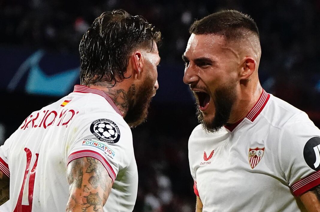 Sergio Ramos e Gudelj celebram golo do Sevilla