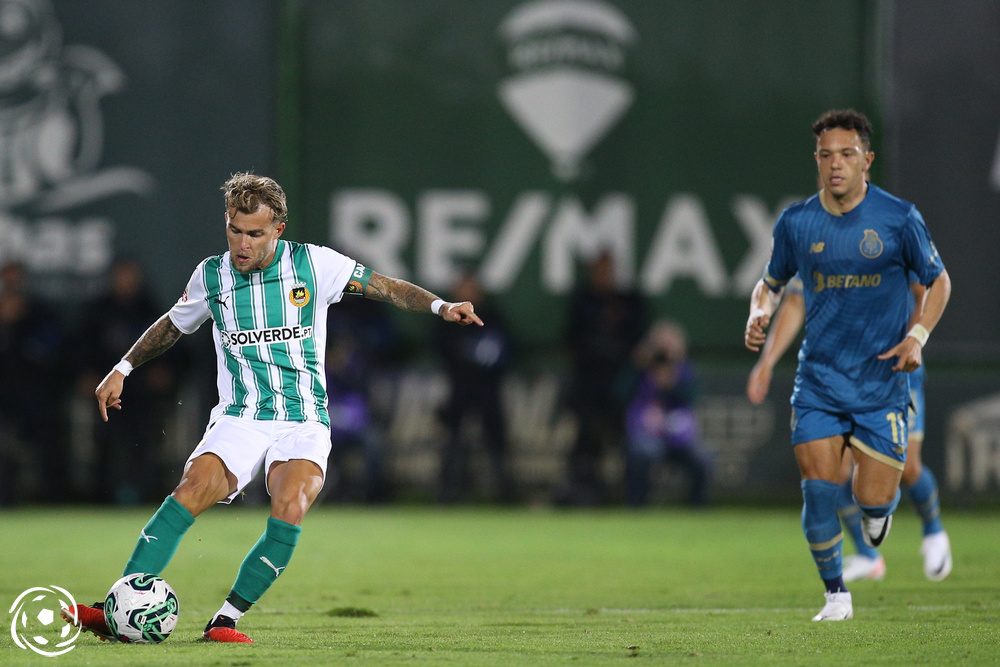 Guga Rodrigues a jogar pelo Rio Ave contra o FC Porto