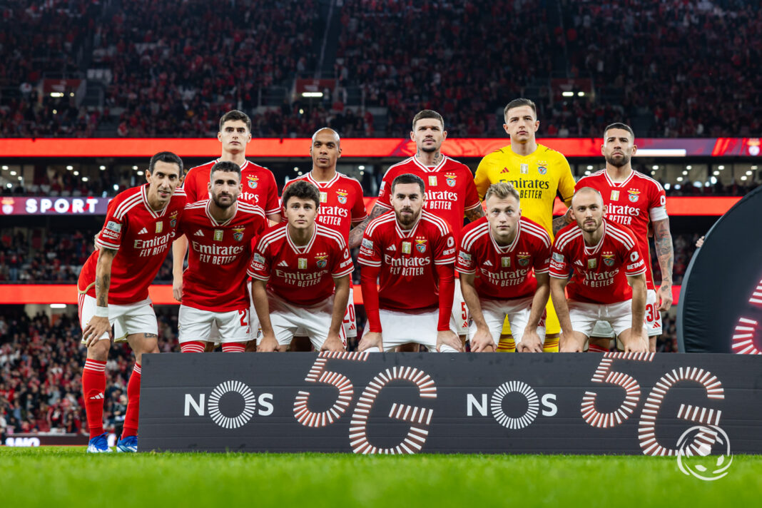 Jogadores do Benfica antes do jogo