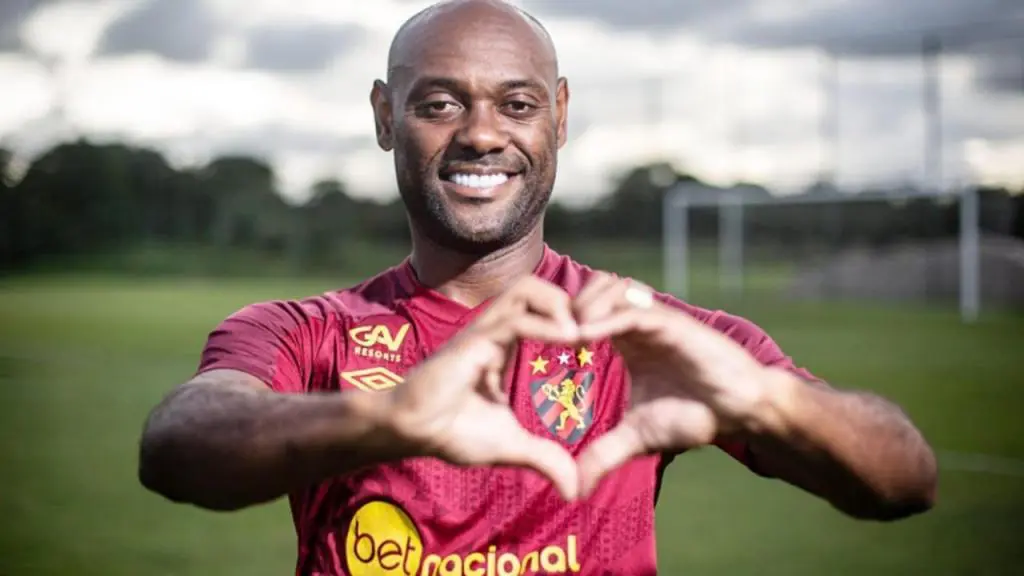 Com filho de Vagner Love, Sport divulga lista de jogadores para a