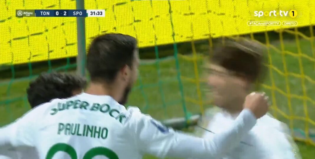 Paulinho faz golo pelo Sporting
