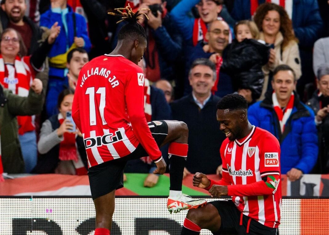 Nico Williams e Iñaki Williams celebram golo de Athletic Club