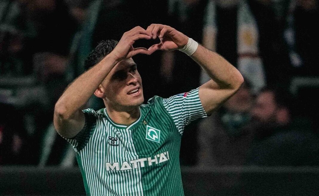 Rafael Santos Borré a celebrar golo do Bremen