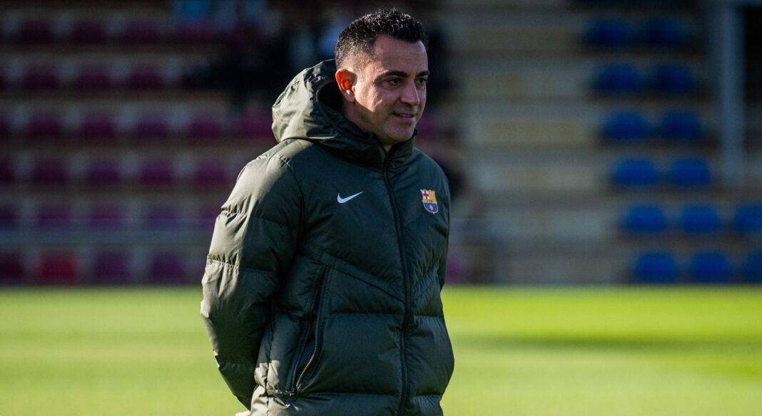 Xavi Hernández a treinar o Barcelona