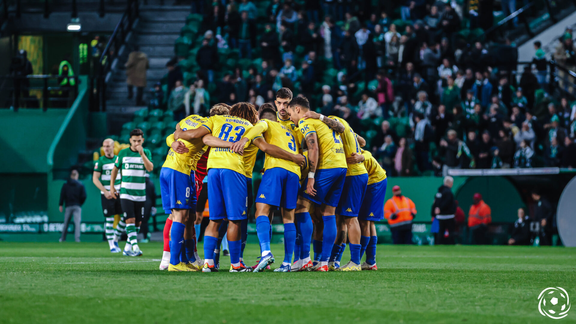 Estoril Praia tenta garantir reforço ao Santos