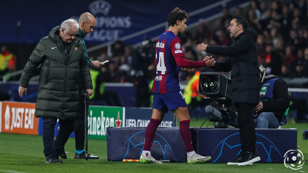 João Félix e Xavi no Barcelona vs FC Porto