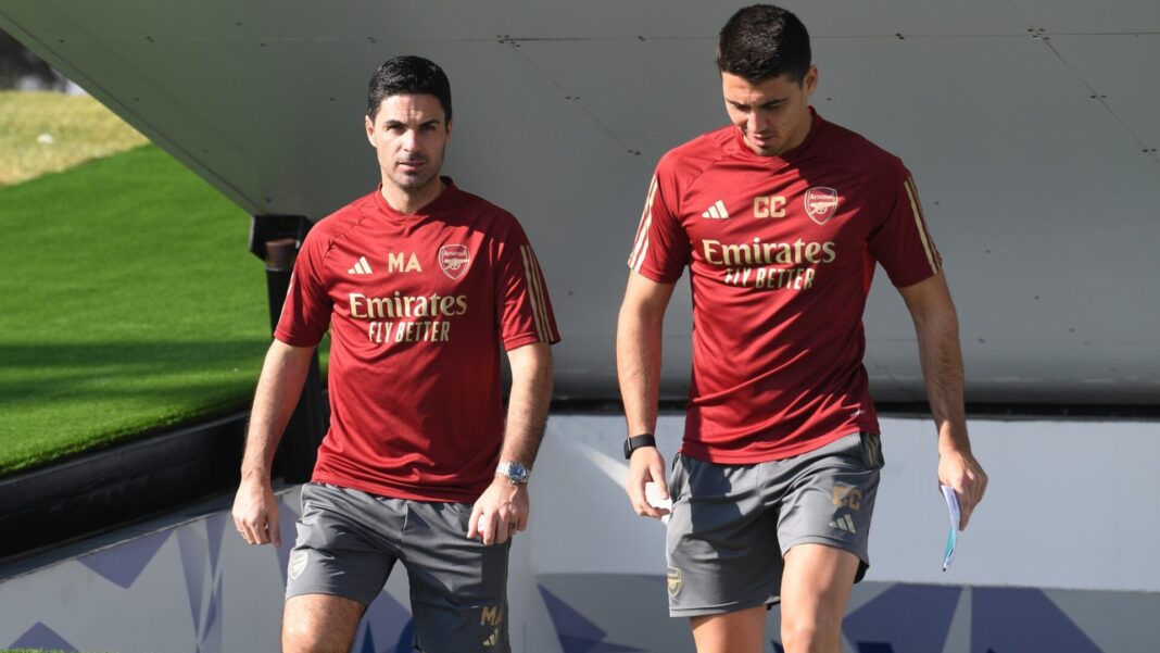 Mikel Arteta a treinar o Arsenal