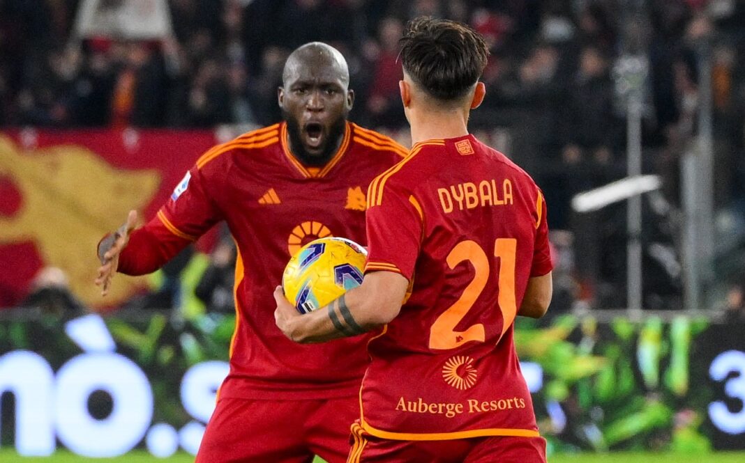 Paulo Dybala e Lukaku celebram golo da AS Roma