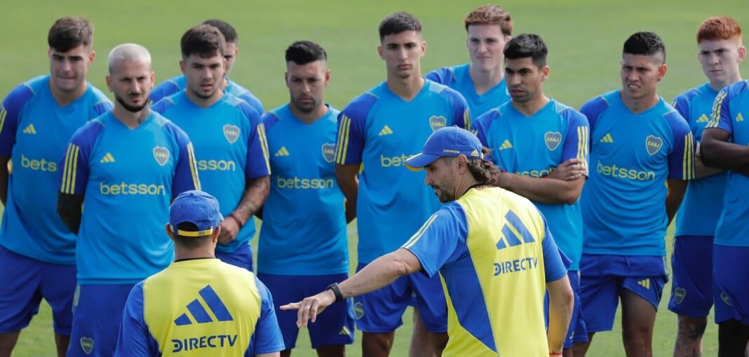Atletas do Boca Juniors a treinar