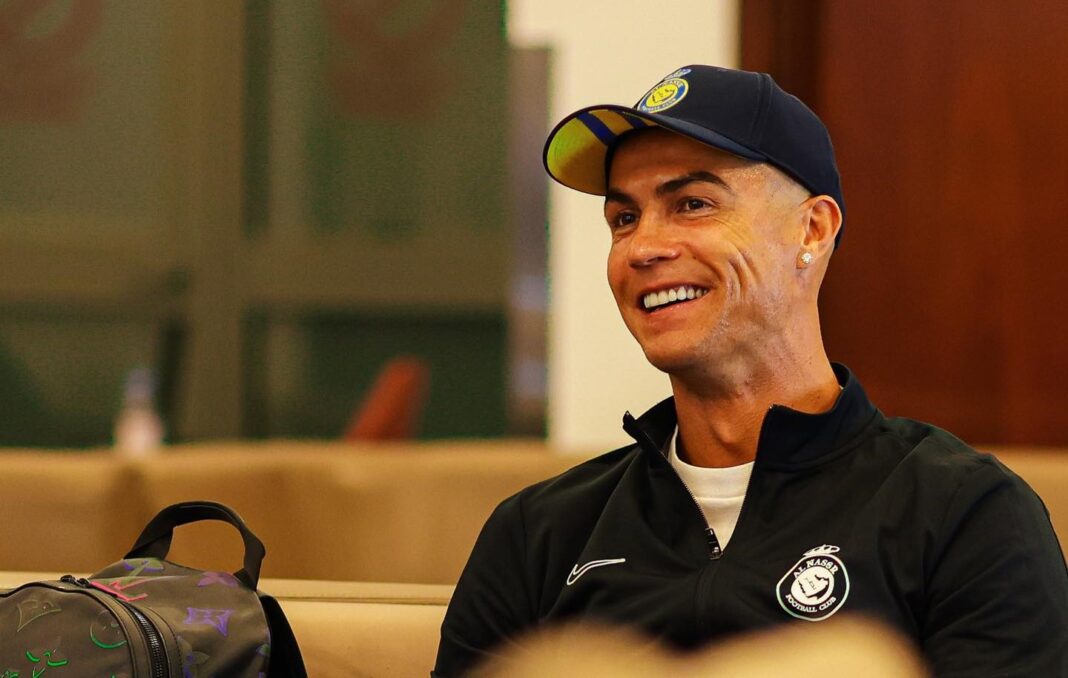 Cristiano Ronaldo com boné do Al Nassr