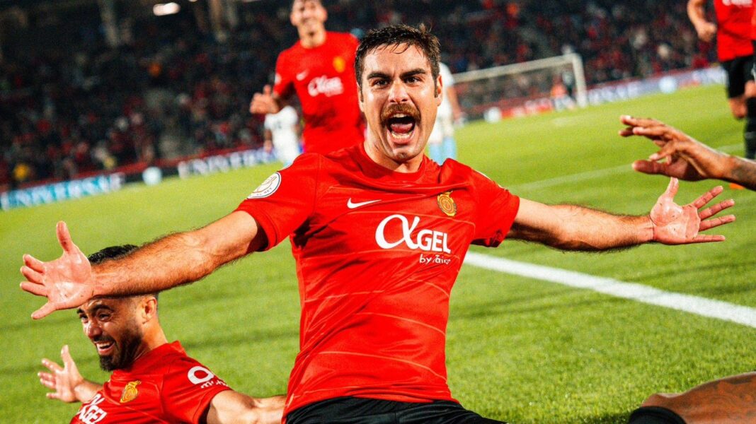 Abdón Prats celebra golo do Mallorca frente ao Girona