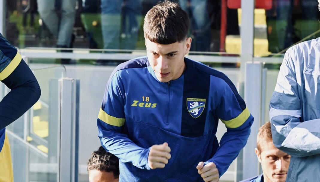 Matías Soulé a aquecer pelo Frosinone emprestado pela Juventus