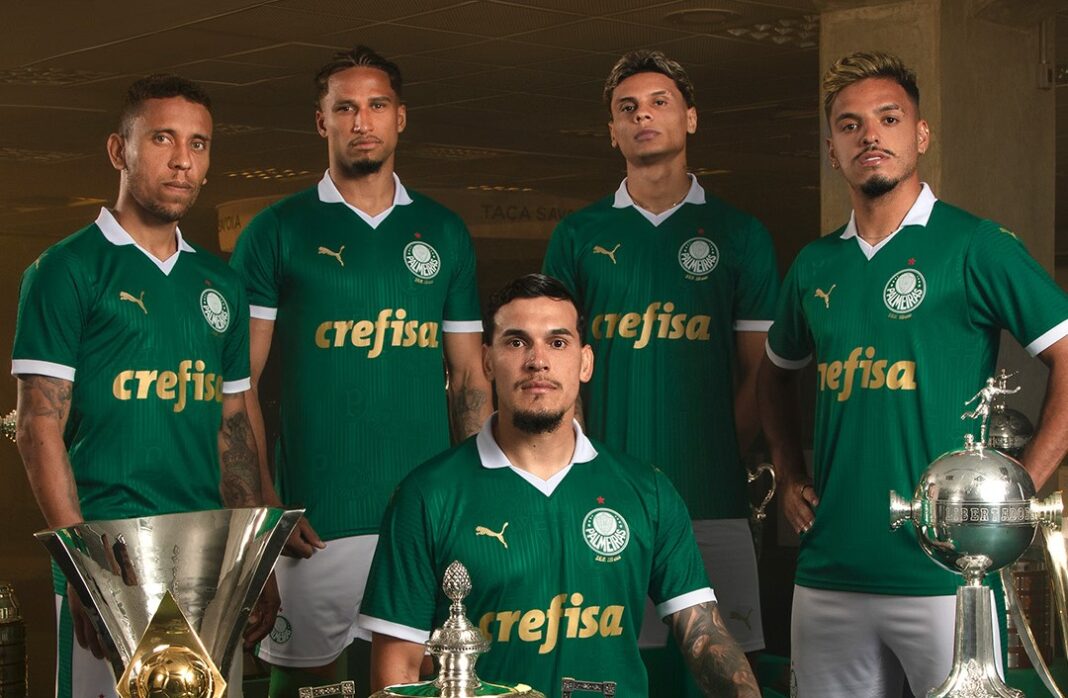 Atletas do Palmeiras com nova camisola