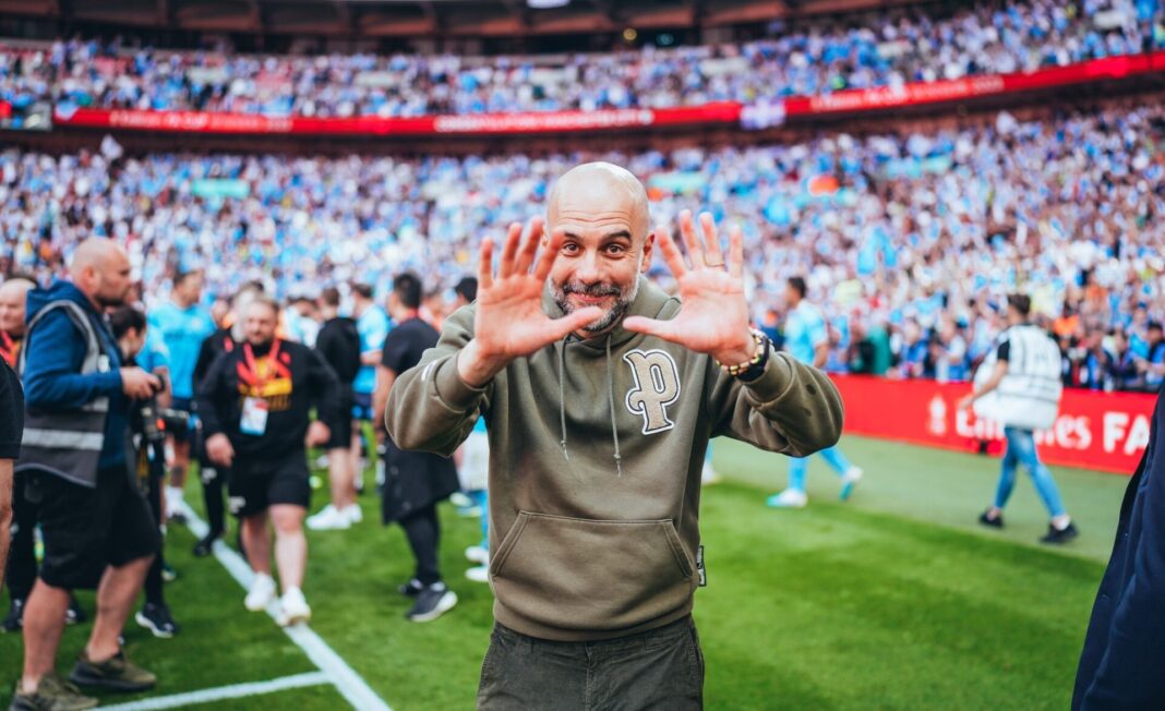 Pep Guardiola celebra vitória do Manchester City
