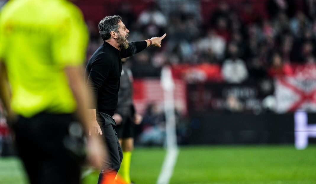 Quique Flores a treinar o Sevilha