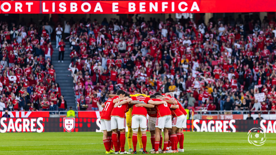 jogadores do Benfica antes do jogo com o Vizela