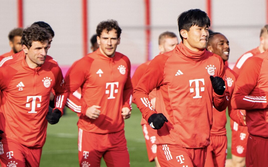 Jogadores do Bayern Munique a treinar