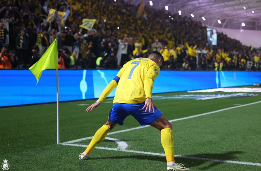 Cristiano Ronaldo a celebrar golo contra o Al Shabab