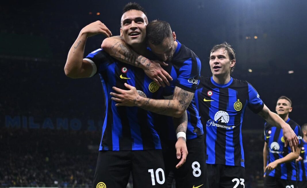 Atletas do Inter Milão a celebrar golo