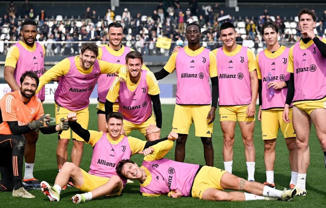 Jogadores da Juventus a treinar