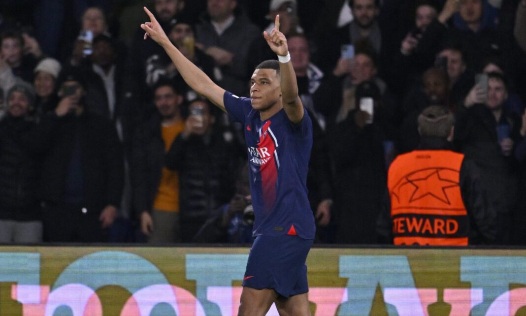 Kylian Mbappé a jogar pelo PSG