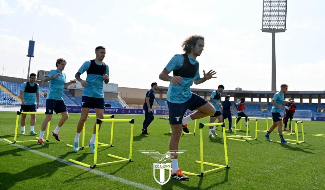 Jogadores da Lazio a treinar