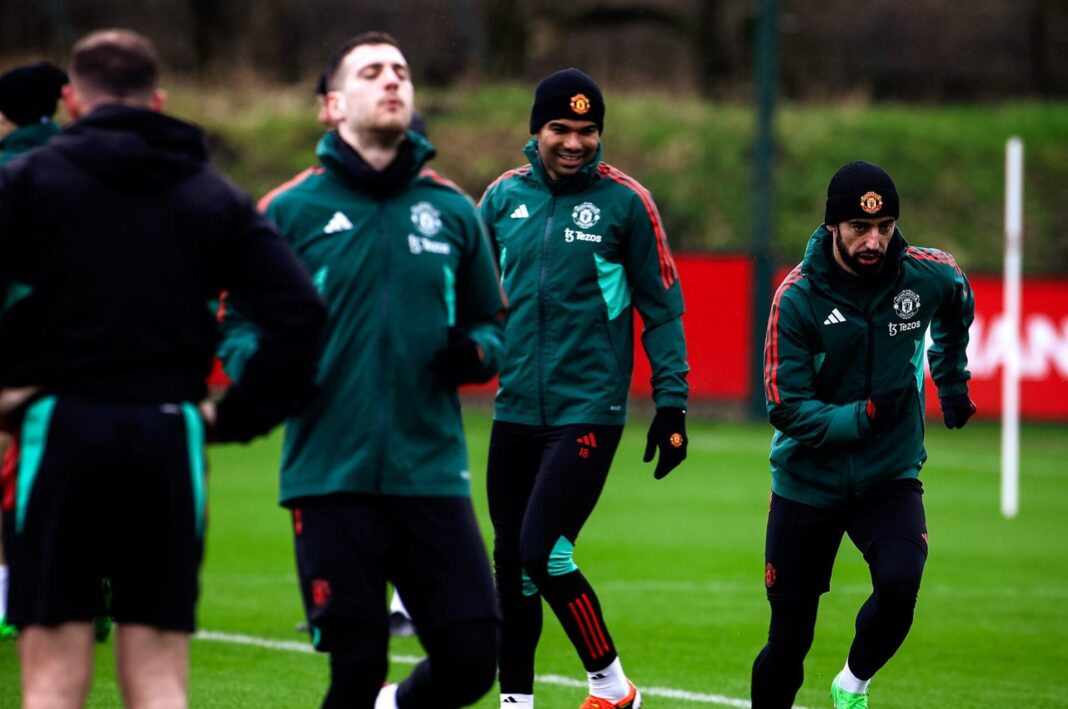 Jogadores do Manchester United a treinar