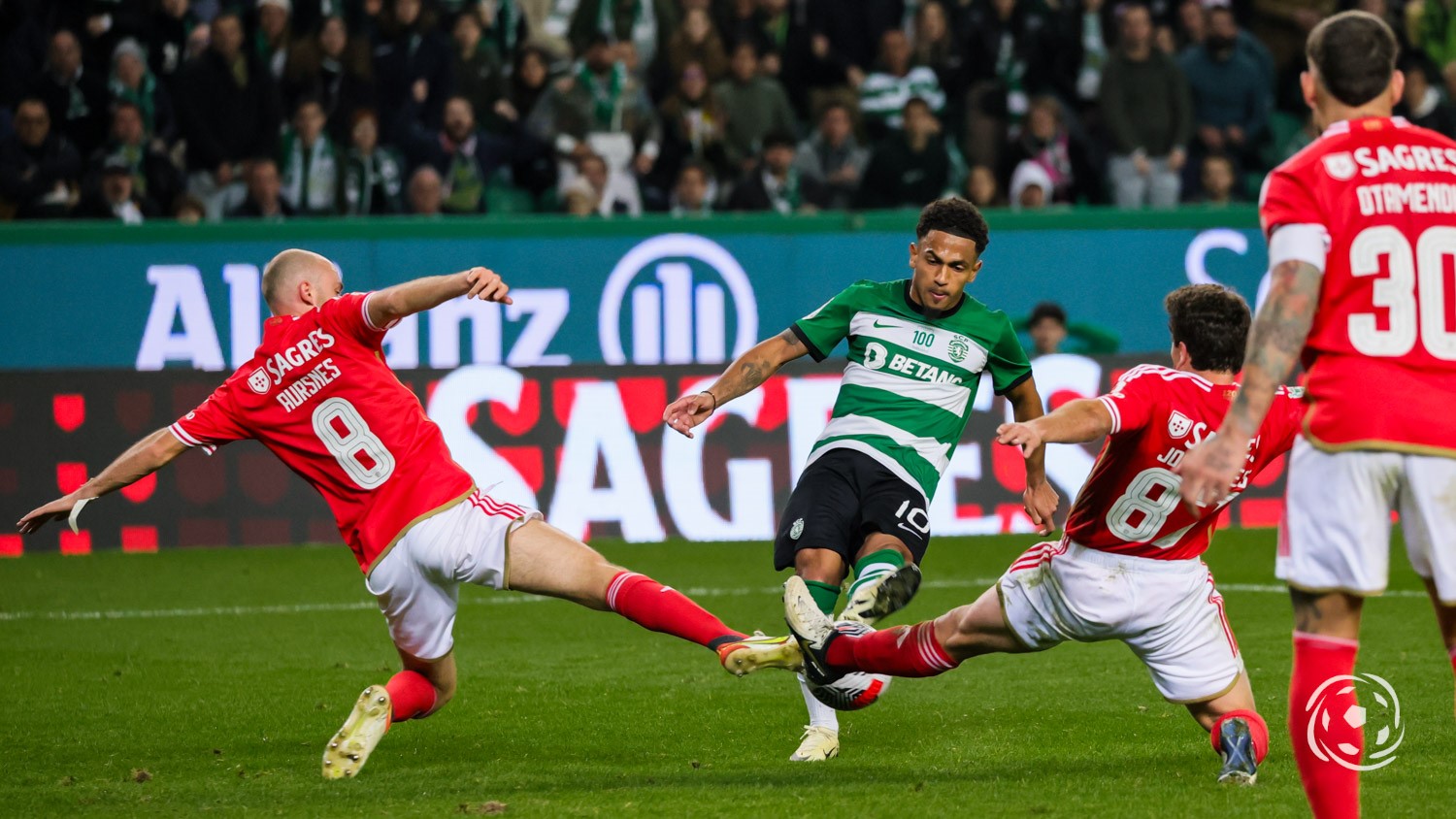 High-Quality I Liga: Benfica Iguala Sporting À Condição Ao Ganhar Em Arouca Aos 90+6 Minutos Background in HD High-Quality I Liga: Benfica Iguala Sporting À Condição Ao Ganhar Em Arouca Aos 90+6 Minutos Background in HD