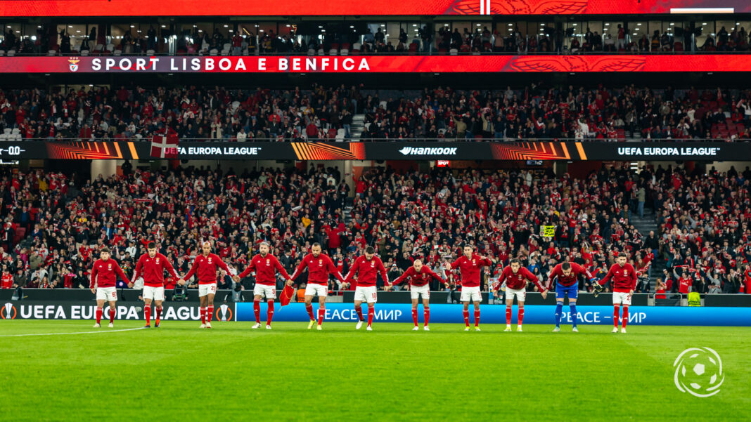 Jogadores do Benfica antes de jogo