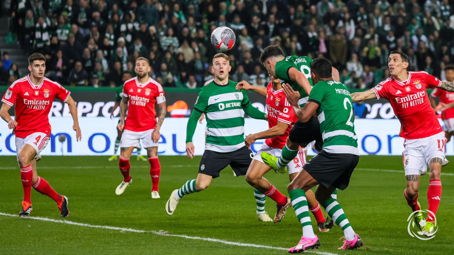 Benfica e Sporting disputam jovem defesa argentino