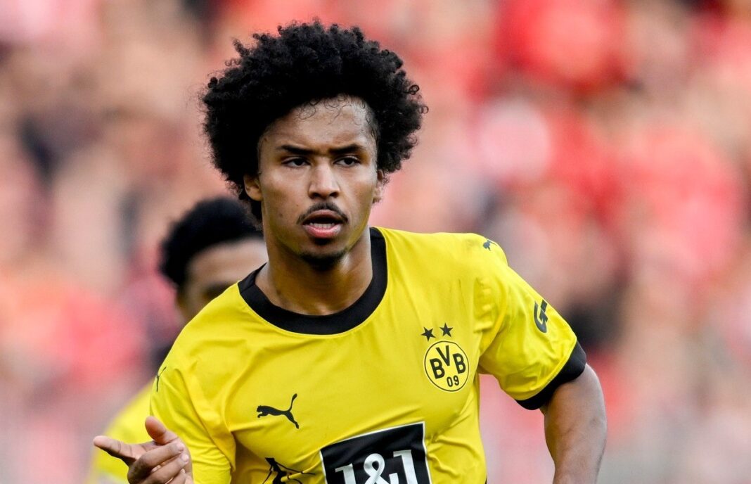 Adeyemi faz golo pelo Borussia Dortmund