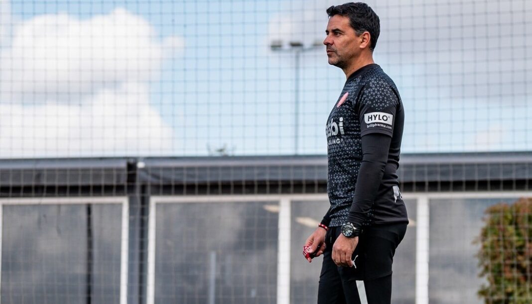 Michel a orientar o treino do Girona