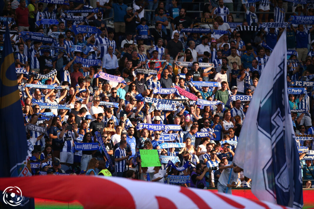 FC Porto adeptos a celebrar