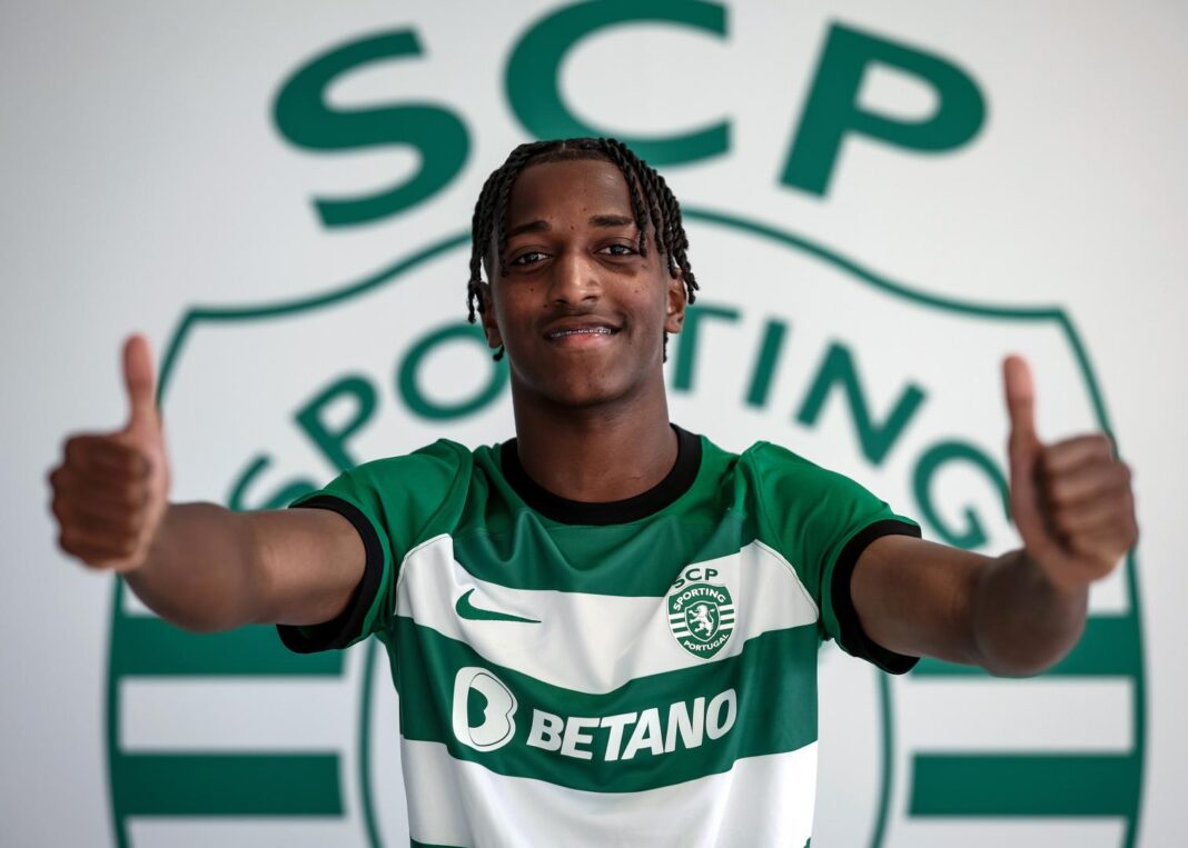 Alexandre Brito renova com o Sporting