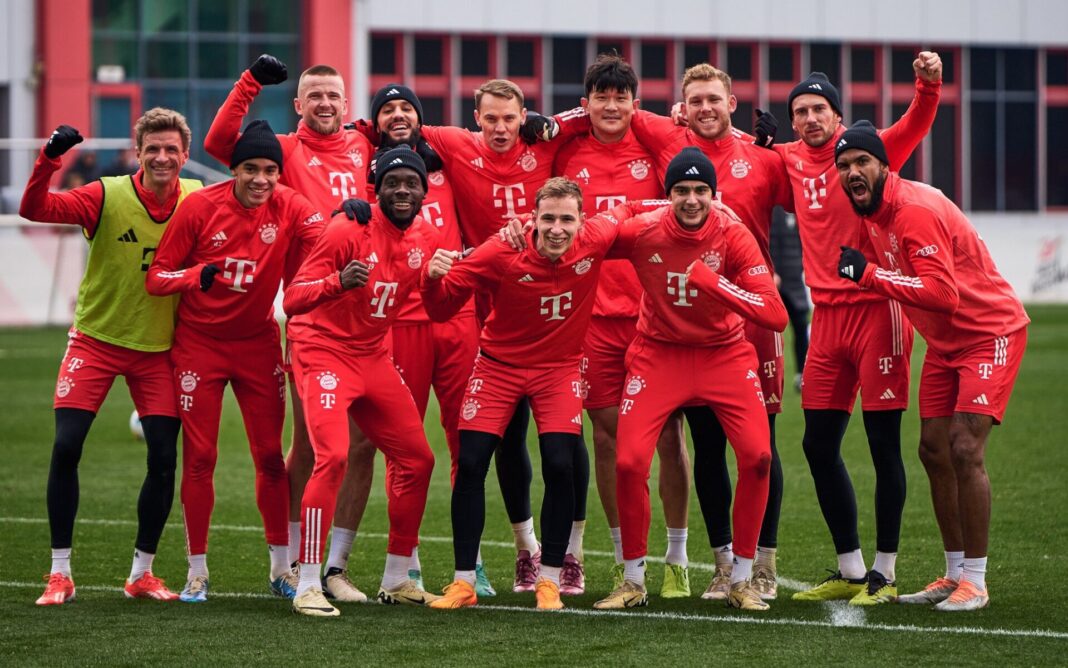 Jogadores do Bayern Munique a treinar