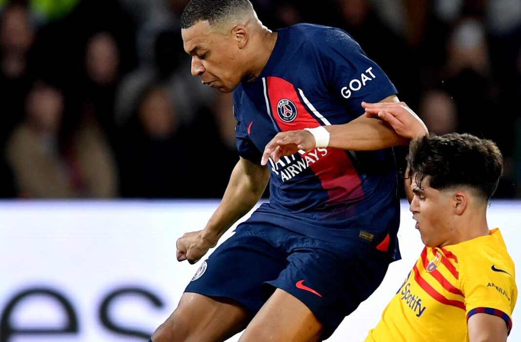 Pau Cubarsí contra Kylian Mbappé PSG X Barcelona