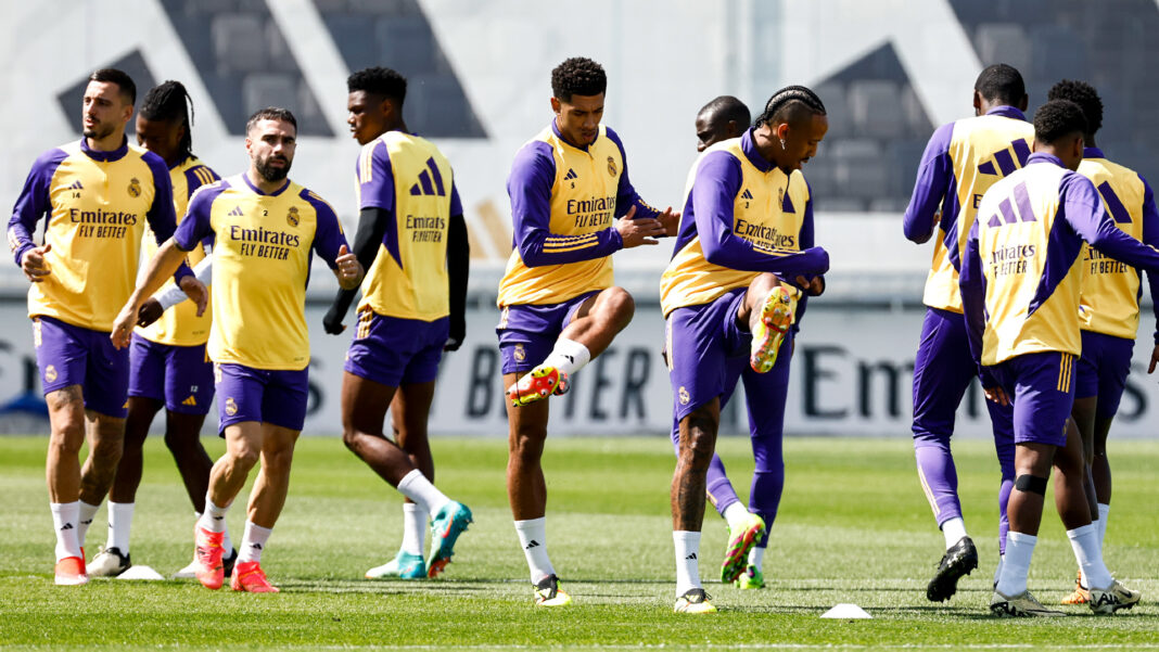 Jogadores do Real Madrid a treinar