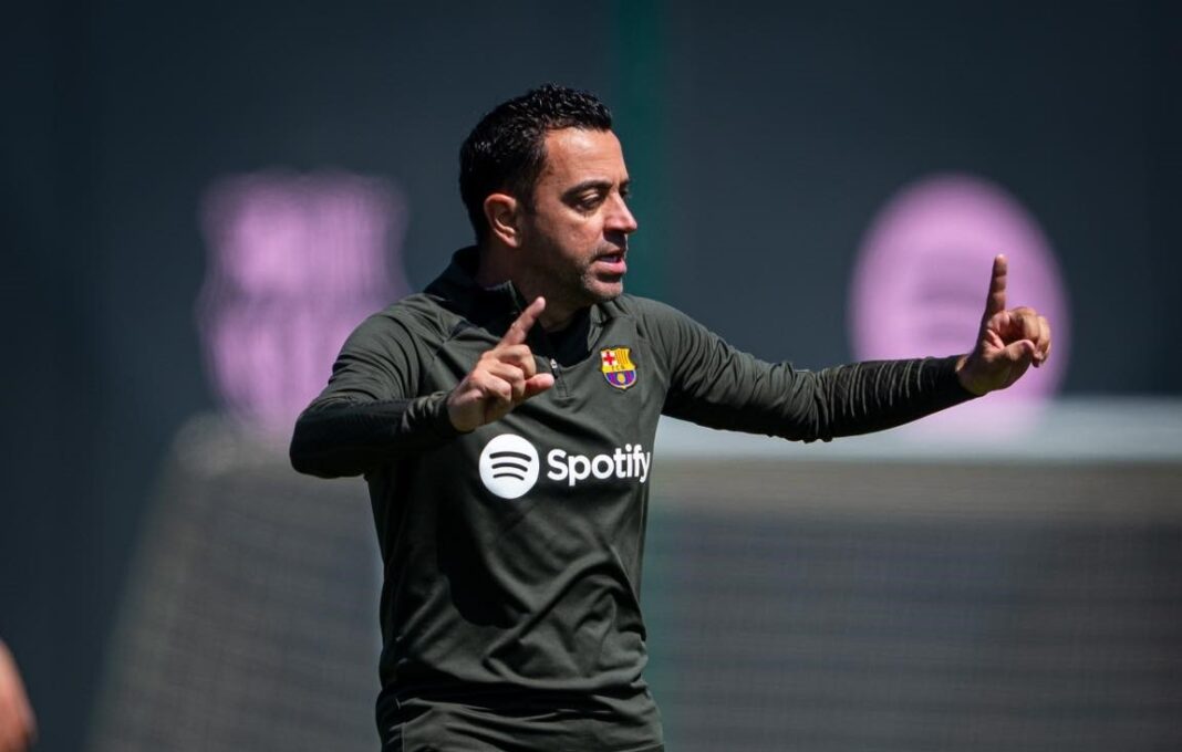 Xavi Hernández treina Barcelona