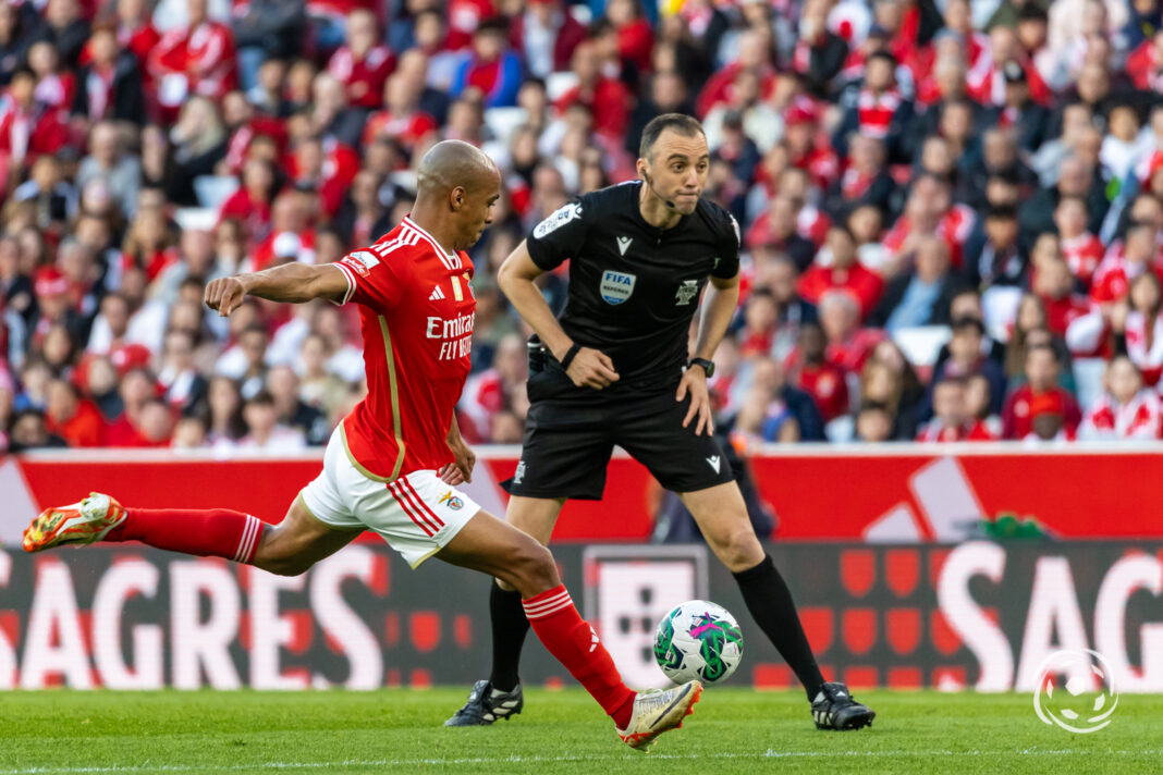 João Mário a jogar pelo Benfica