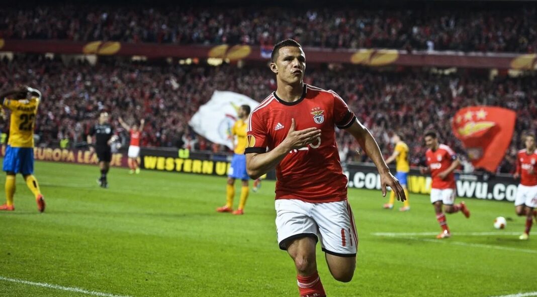 Lima marcou o golo do Benfica frente à Juventus na meia-final da Liga Europa