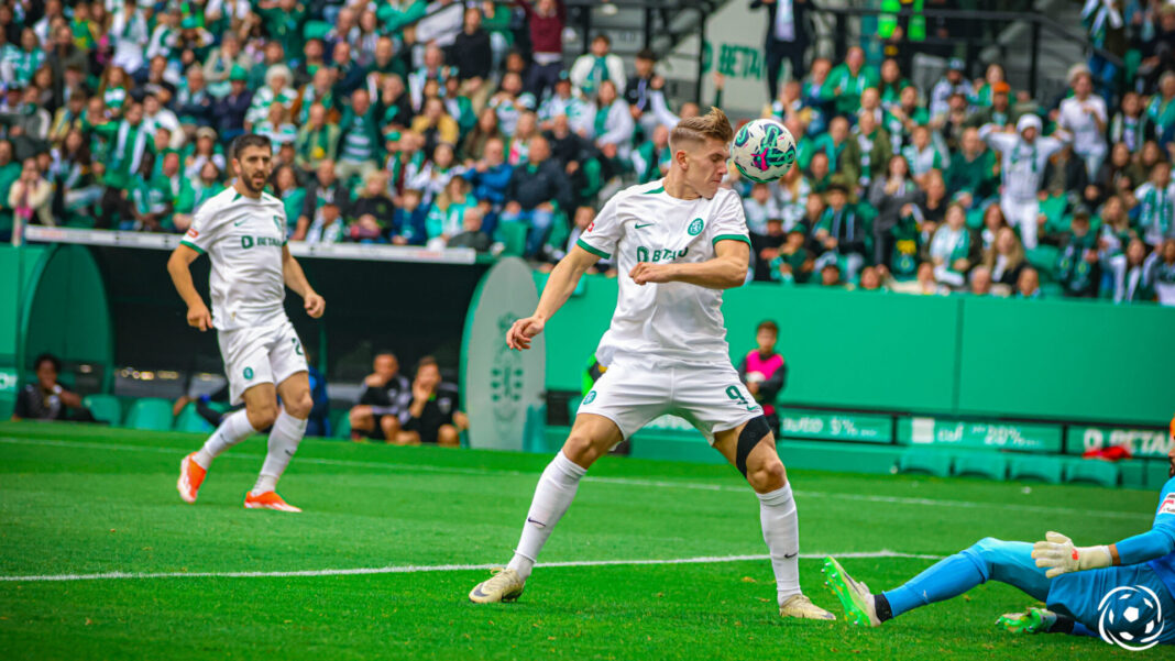 Viktor Gyokeres joga pelo Sporting