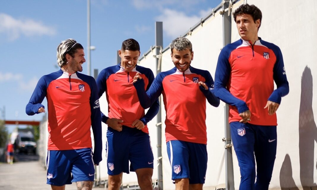 Jogadores do Atlético de Madrid a treinar