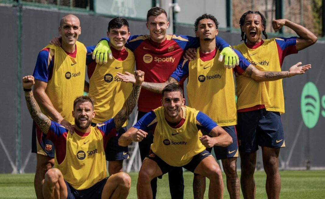 Jogadores do Barcelona a treinar