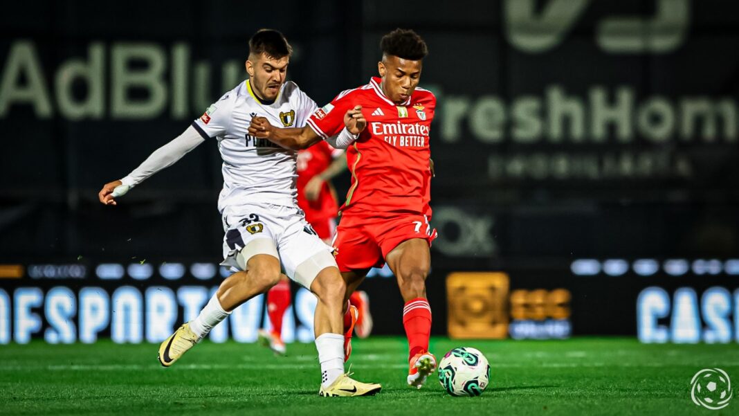 Benfica a jogar com o Famalicão