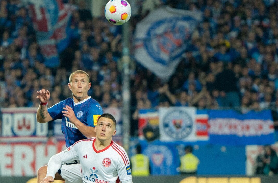 Kiel contra Dusseldorf na subida à Bundesliga