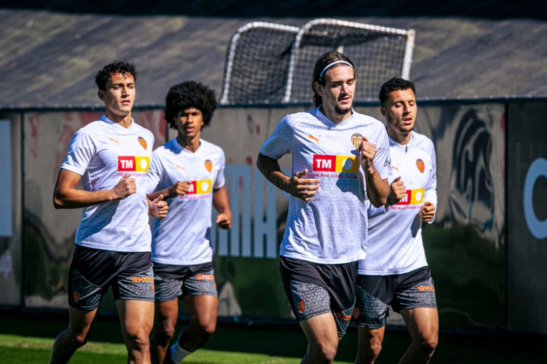 Jogadores do Valência a treinar