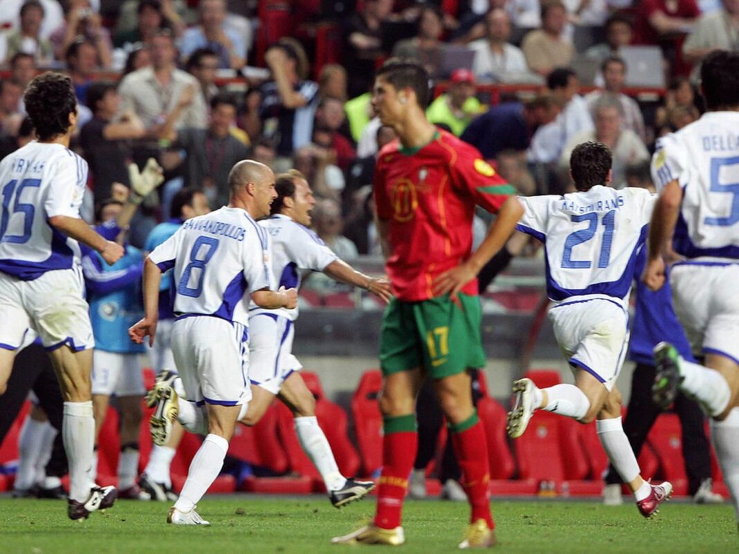 Cristiano Ronaldo na final do Euro 2004 contra a Grécia