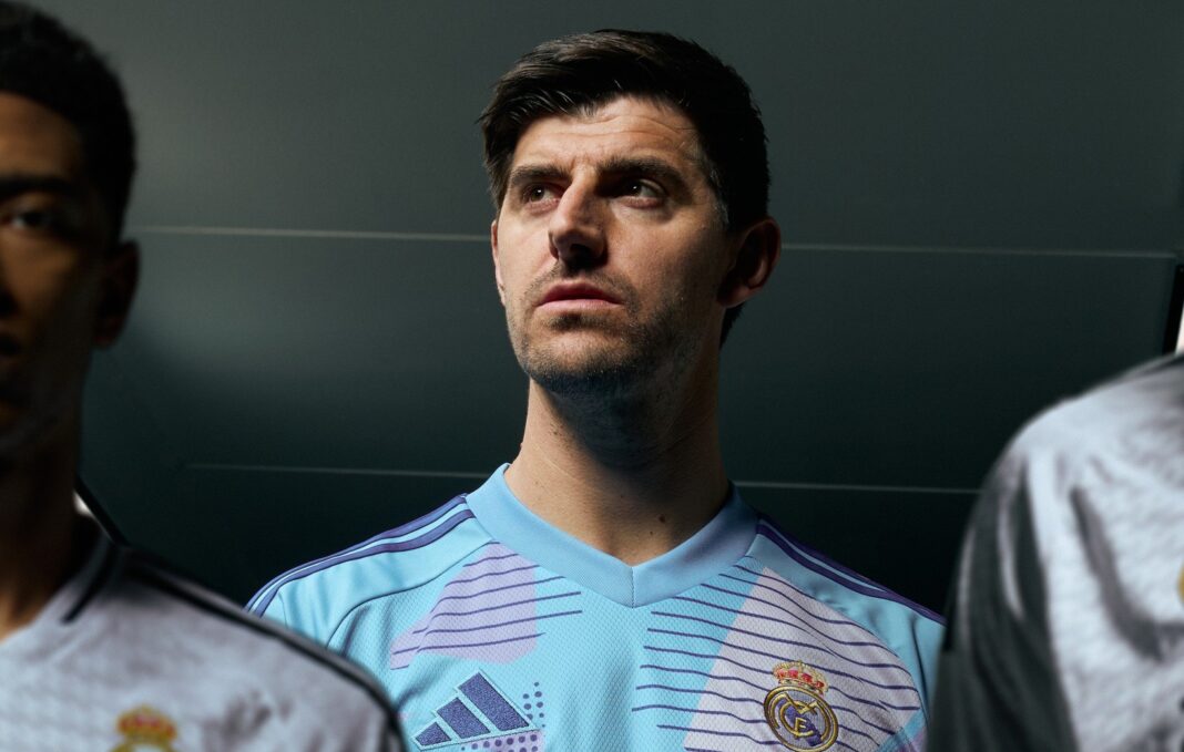 Courtois com camisola nova do Real Madrid